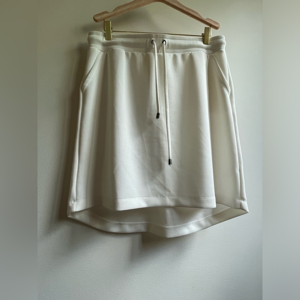 Cable And Gauge Sporty White Skirt Size Large